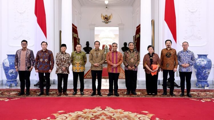 Presiden Jokowi Terima Kunjungan Pimpinan MPR RI di Istana Merdeka