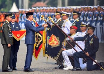 Presiden Jokowi Pimpin Upacara Peringatan HUT Ke-79 TNI di Monas