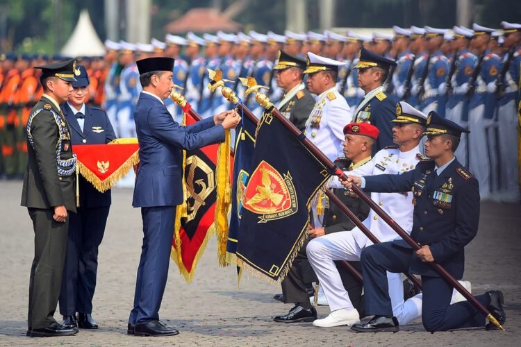 Presiden Jokowi Pimpin Upacara Peringatan HUT Ke-79 TNI di Monas