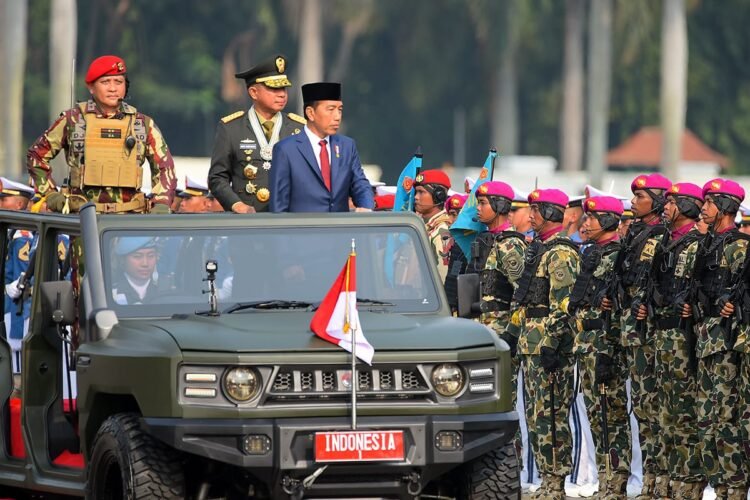 Presiden Jokowi Pimpin Upacara Peringatan HUT Ke-79 TNI di Monas