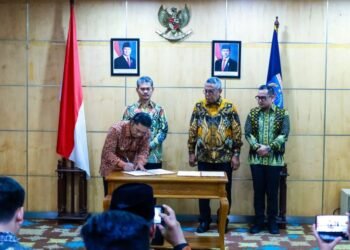 Tabrani Serah Terimakan Pelaksanaan Tugas ke Wali Kota Benyamin Davnie dan Wakil Wali Kota Pilar Saga Ichsan