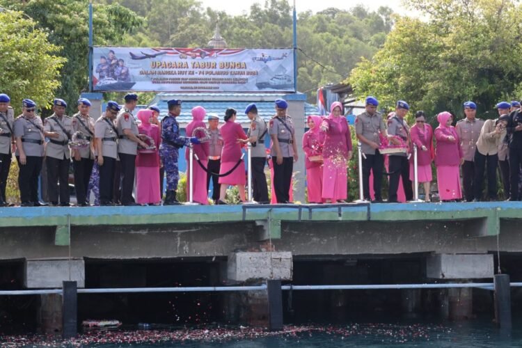 Ditpolairud Polda Banten Gelar Upacara Tabur Bunga Dalam rangka memperingati HUT ke-74