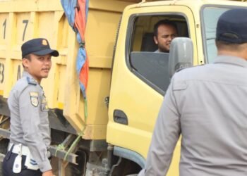 Operasi Penertiban Angkutan Barang, Dishub Amankan Belasan Truk