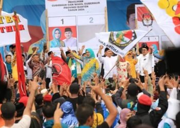 Airin Rachmi Diany-Ade Sumardi Tutup Kampanye Pilkada Banten dengan Istigasah dan Doa Bersama