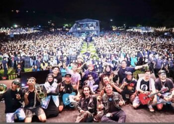 Bersama Tangsel Ska Orchestra, Pilar Saga Ichsan Pukau Ribuan Penonton di Tangsel Sejiwa Fest 2024