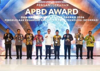 Catatkan Prestasi Gemilang, Pemkot Tangsel Raih APBD Award 2024 dari Kemendagri Kategori Realisasi Pendapatan Tertinggi