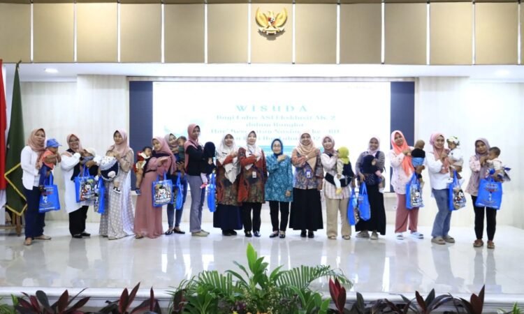 Dinkes Gelar Wisuda Bayi Lulus ASI Eksklusif Angkatan Kedua