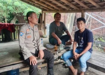 Kanit Binmas Polsek Cibadak laksanakan Sambang dan Patroli ke Desa Kaduagung Timur.