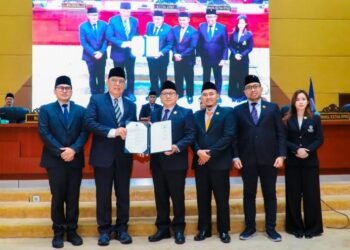 Rapat Paripurna DPRD Tangsel, Benyamin Davnie-Pilar Saga Ichsan Ditetapkan sebagai Wali Kota dan Wakil Wali Kota Terpilih