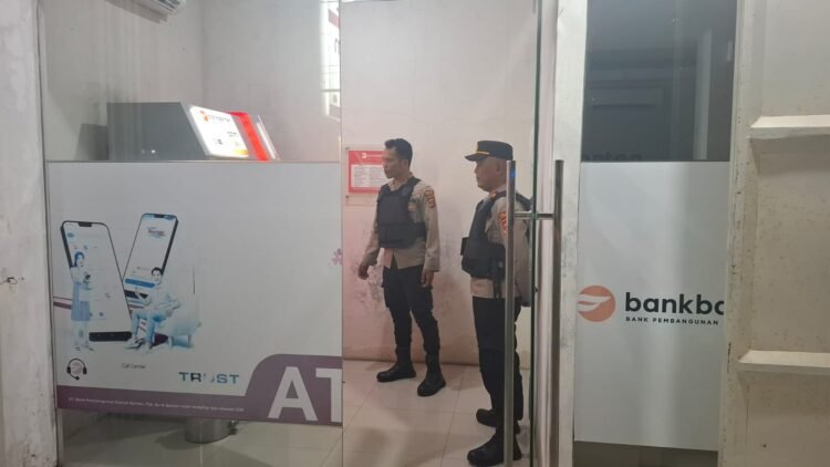 Cegah Gangguan Kamtibmas Anggota Polsek Maja Polres Lebak Laksanakan Patroli Ke Atm
