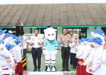 Dishub Bersama Polres Tangsel Kenalkan Keselamatan Lalu Lintas ke Anak SD dan TK