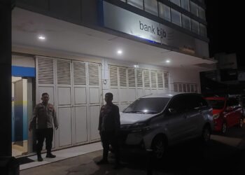 Personel Polsek Bayah Polres Lebak Patroli Dialogis Malam Sasar Obyek Vital Waralaba