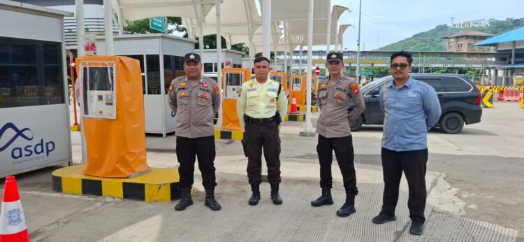 Personel Samapta Kskp Merak Polres Cilegon Polda Banten Laksanakan Patroli Dialogis