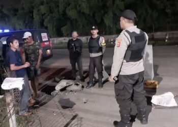 Personil Polsek Ciwandan Ciptakan Situasi Keamanan Lingkungan Dengan Menggelar Patroli malam.