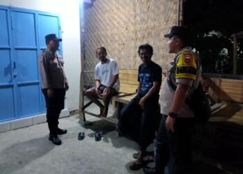 Antisipasi Gangguan Kamtibmas Anggota Polsek Maja Polres Lebak Laksanakan Patroli Dialogis Malam Hari Bersama Warga
