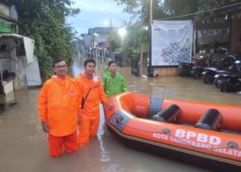 BPBD Tangsel Lakukan Evakuasi dan Siapkan Bantuan Logistik untuk Warga Terdampak Banjir