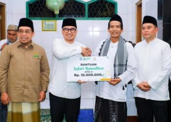 Safari Ramadan di Setu, Pilar Saga Ichsan Serap Aspirasi dan Beri Bantuan untuk Masjid Al-Barokah