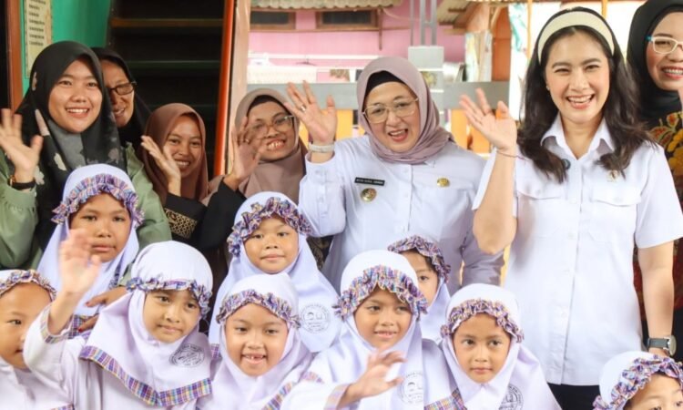 Wamen Kemendukbangga Kunjungi SPPG di Kecamatan Curug