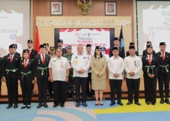 Benyamin Davnie Kukuhkan 7 Pelaksana Duta Pancasila Paskibraka Indonesia
