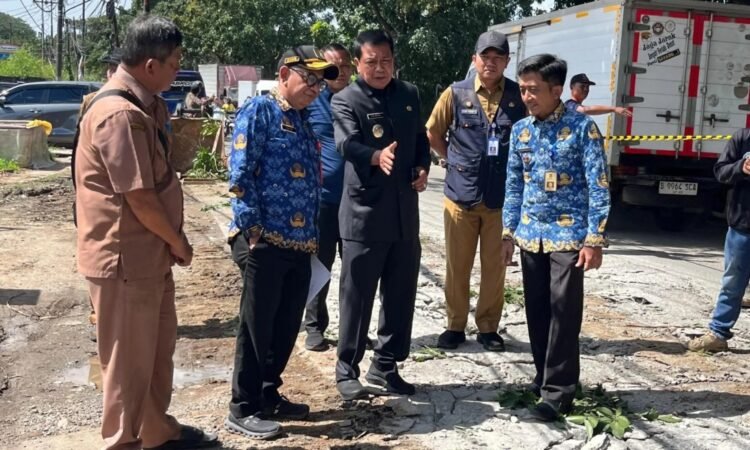 Bupati Tangerang Tinjau Perbaikan Jalan Bojong Renged Teluknaga
