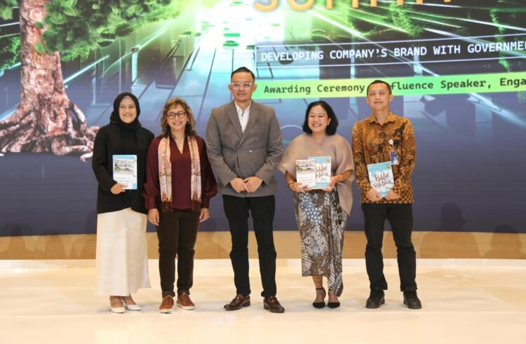 Indah Kiat Raih Penghargaan 7th Anniversary Indonesia Best CSR Awards 2025 dari The Iconomics
