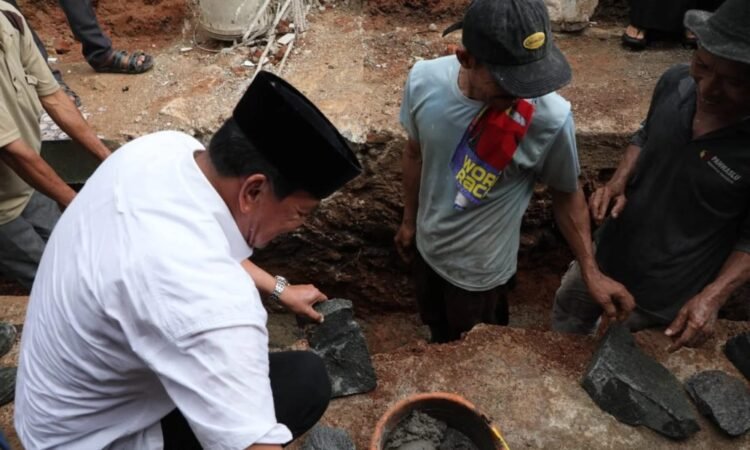 Bupati Tangerang Letakkan Batu Pertama Pembangunan Masjid Al Muawanah di Desa Jeungjing