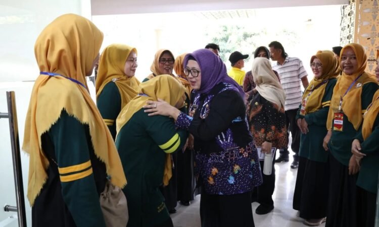 Hadiri HUT Ke-75 IGTKI-PGRI dan Workshop Guru TK, Wabup Intan: Tanamkan Nilai Moral dan Cinta Belajar