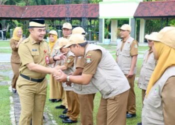 Sekda Lepas 100 Petugas Pemeriksa Kesehatan Hewan Kurban