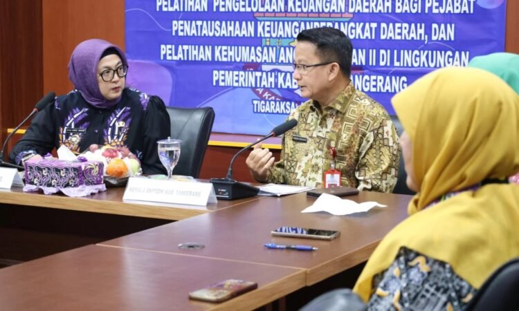 Wabup Intan Buka Pelatihan Pengelolaan Keuangan Daerah dan Kehumasan