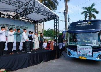Wali Kota Benyamin Davnie Lepas Ratusan Jemaah Haji asal Tangsel