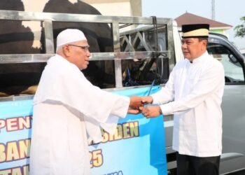Bupati dan Wakil Bupati Tangerang Salat Idul Adha di Masjid Agung Al-Amjad