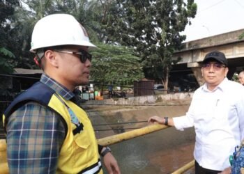 Pilar Saga Ichsan Tinjau Titik Banjir di Tangsel, Siapkan Solusi Jangka Panjang