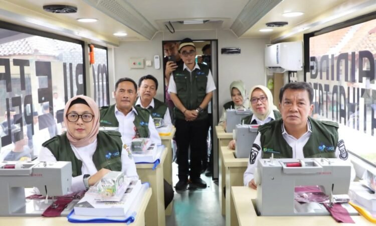 Pemkab Luncurkan Mobil Pelatihan Tata Busana UPTD Latihan Kerja Disnaker