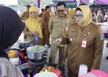 Wabup Tangerang Tinjau Gerakan Pangan Murah dan Bazar UMKM