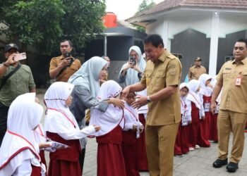 Bupati Tangerang Pantau Hari Pertama Masuk Sekolah di SD Al Hidayah Rawa Burung