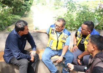 Bupati Tangerang Tinjau Penyebab Banjir di Kawasan Teluk Jakarta Kutabumi