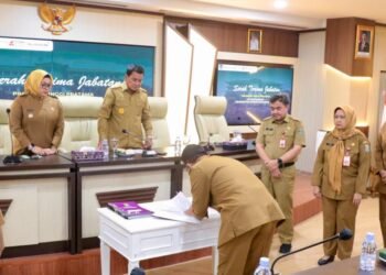 Sertijab Eselon II, Bupati Tangerang Minta Setiap Pejabat Menjaga Integritas dan Loyalitas