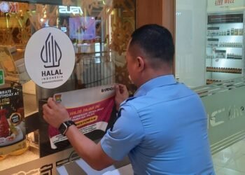 Tunggak Pajak Lebih Rp1 Miliar, Restoran di Bawah Champ Resto Group Dipasangi Stiker