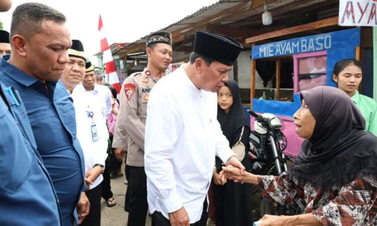 Bupati Tangerang Jumling di Masjid Jami Hidayatul Mubtadiin Cileles