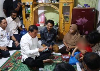 Bupati Tangerang Kunjungi Anak Penderita Tumor di Desa Pasilian Kecamatan Kronjo