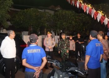 Perkuat Kamtibmas, Wali Kota Tangsel Benyamin Davnie Bersama Forkopimda Lakukan Pemantauan Siskamling di Wilayah