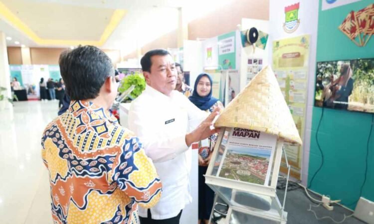 Bupati Buka Sarasehan SDGs Merajut Aksi Lokal Menuju Cita-Cita Global