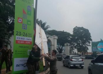 Satpol PP Tangsel Tertibkan Reklame Ilegal di Alam Sutera dan Bintaro
