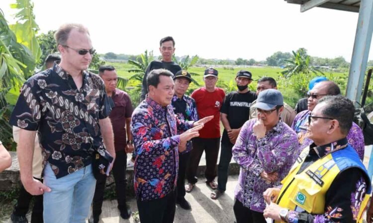 Bupati Tangerang Dialog Penanganan Banjir dengan Warga Perum Vila Tomang Baru