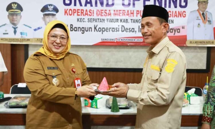 Wabup Intan Resmikan Koperasi Desa Merah Putih Sangiang Sepatan Timur