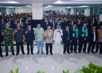 Pilar Saga Ichsan Lantik Ketua RT dan RW Kelurahan Pondok Benda