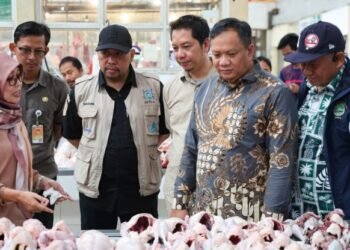 Sidak Pasar, Disperindag Tangsel Pastikan Stok Sembako Aman dan Harga Terkendali Jelang Nataru