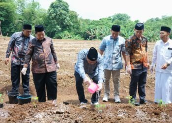 Kemenag–BWI Kick-Off Program Bantuan Inkubasi Wakaf Produktif di Yayasan Syekh Mansyur Pandeglang