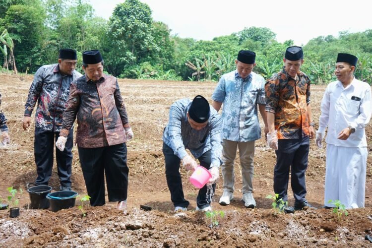 Kemenag–BWI Kick-Off Program Bantuan Inkubasi Wakaf Produktif di Yayasan Syekh Mansyur Pandeglang