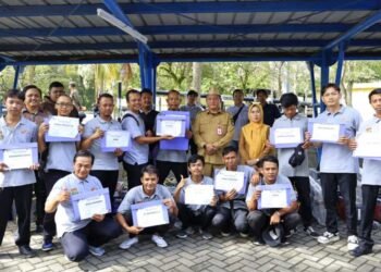 Bupati Tangerang Luncurkan Mobil Training Servis Motor dan Serahkan Bantuan Alat Service AC